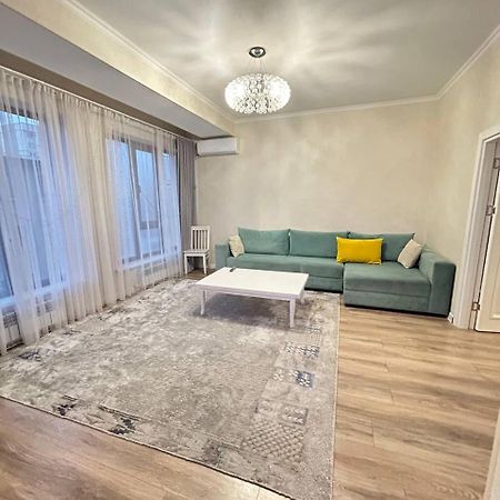 Ecohouse Apartment Бишкек Екстериор снимка